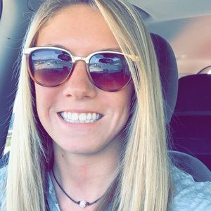 Meet your Posher, Loryn